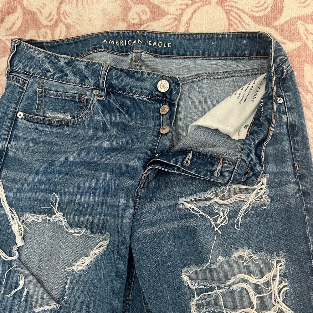 American Eagle Outfitters Ripped Blue Straight Leg Jeans “Tomgirl”